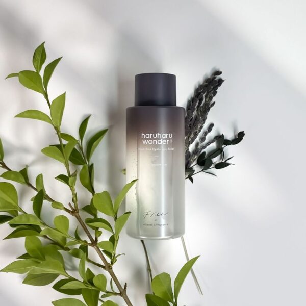 Haruharu - Wonder Black Rice Hyaluronic Toner For Sensitive Skin | Fragrance Free 150ml  (Made in Korea) - Image 2