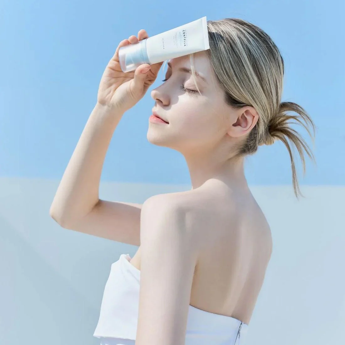 Skin1004 - Madagascar Centella Hyalu-Cica Water-Fit Sun Serum SFP50+ 50ml (Made in Korea ) - Image 3